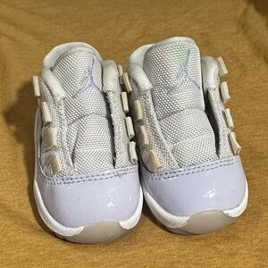 Jordan Kids Sneakers in White and Lavender